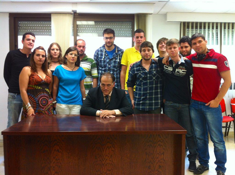 Javier Tebas con alumnos